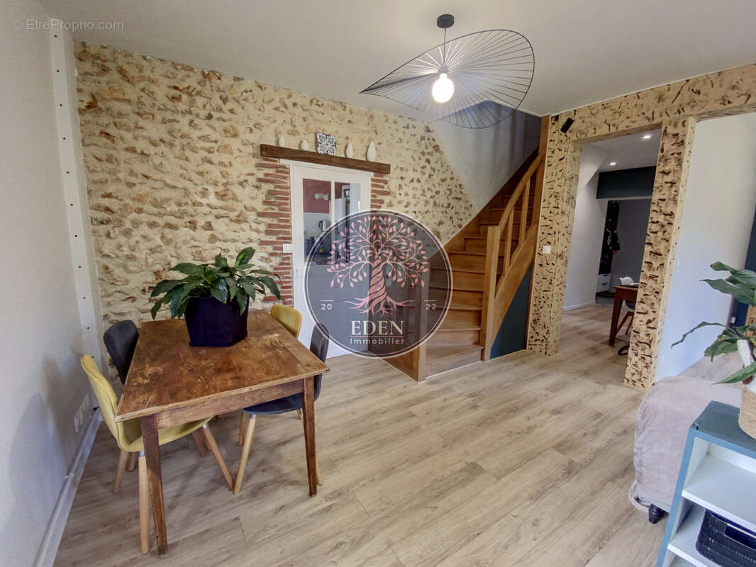 Maison à CHERISY