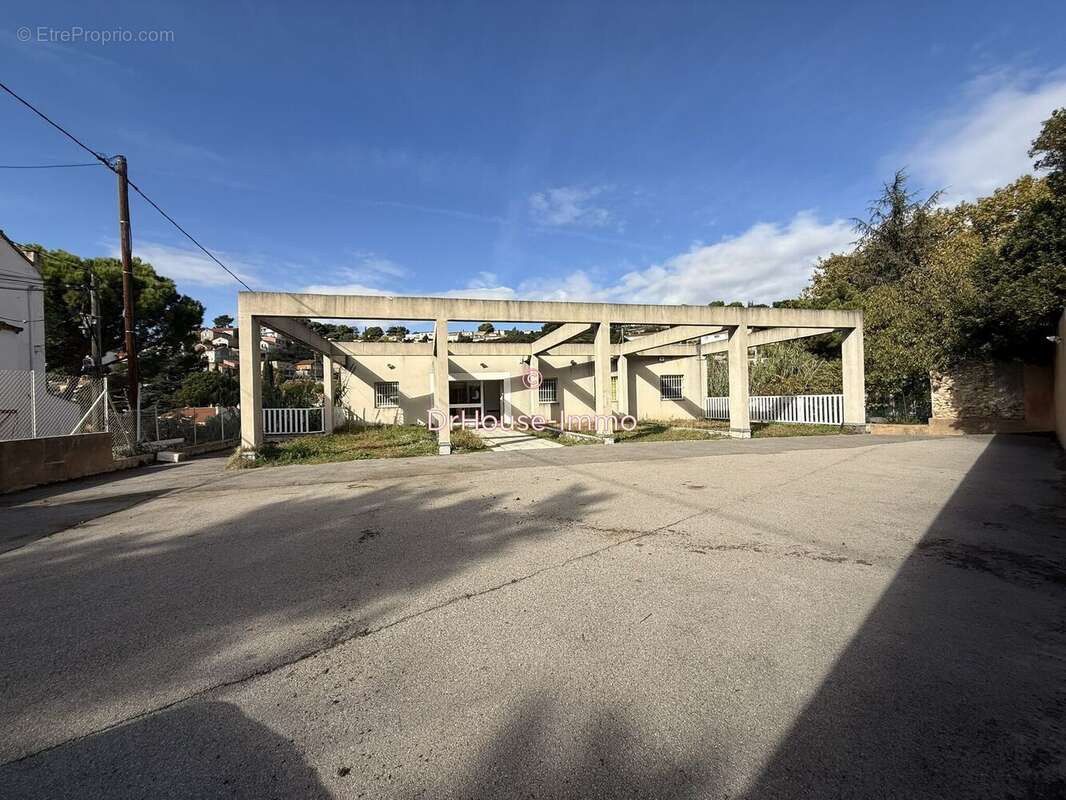 Commerce à MARSEILLE-15E