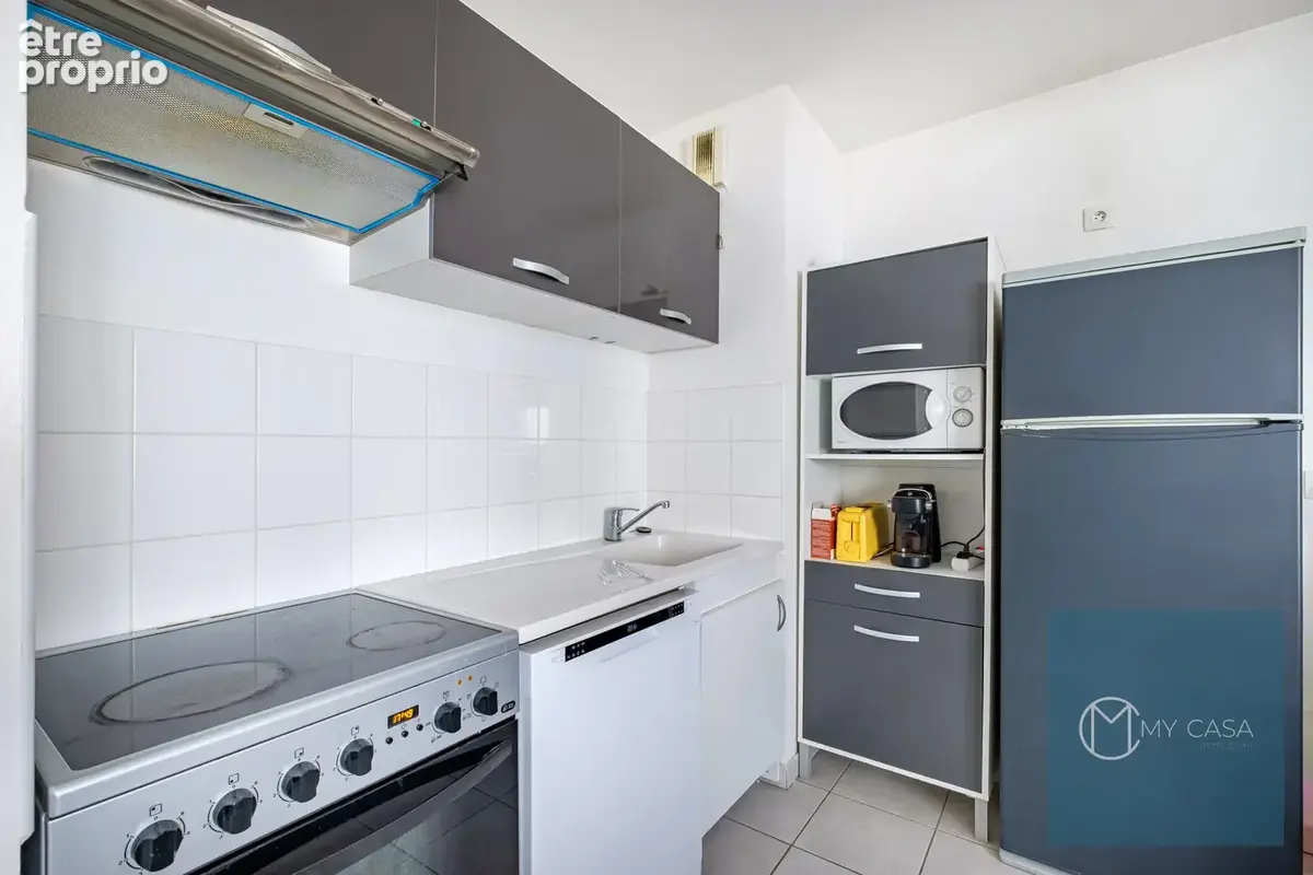 LYON 6 TETE D'OR - Joli T2 de 48 m2 avec Garage en sous-sol - photo 3