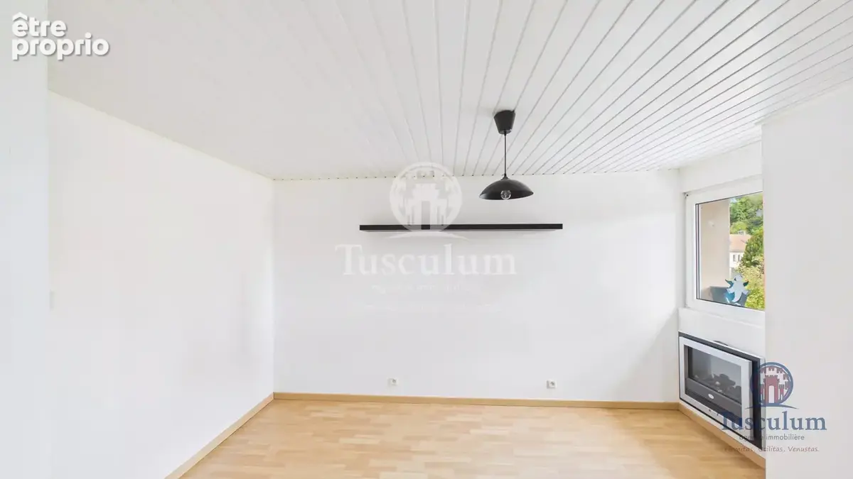 À Knutange, un T2 de 50 m² avec garage… et une place de parking en plus ! - photo 7