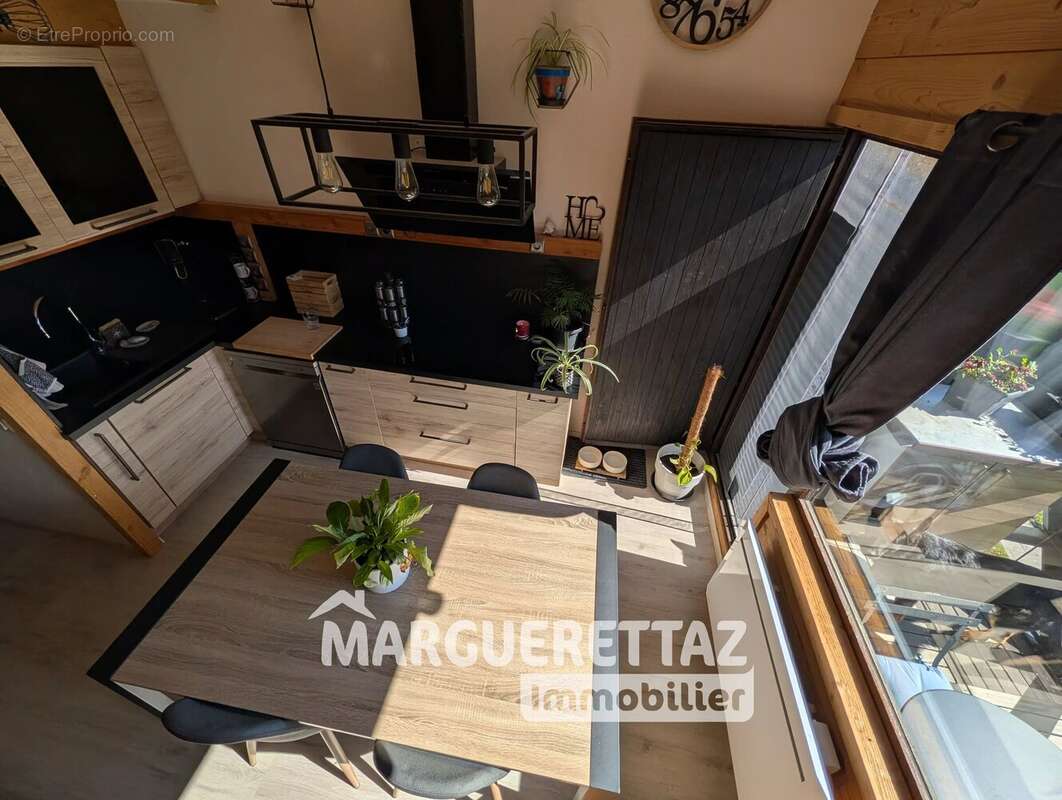 Appartement à SAINT-JEOIRE