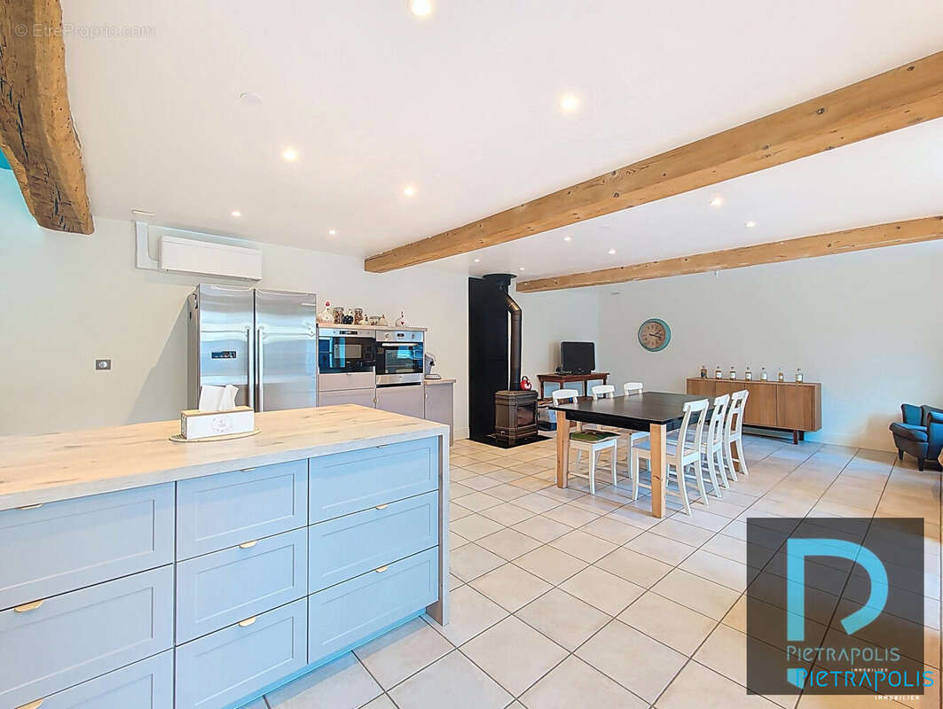 Maison 207 m² à Saint-Andre-D'huiriat  - photo 9