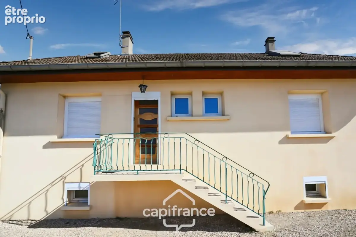 Maison sur sous-sol complet, 4 chambres avec grand garage et terrain clos à Domblans (39) - photo 9