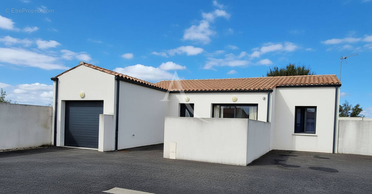 Maison à SALLES-SUR-MER