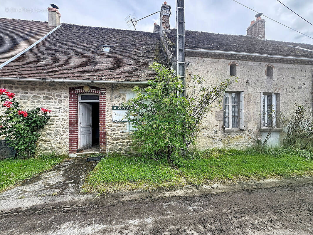 Maison à LUSSAC-LES-EGLISES