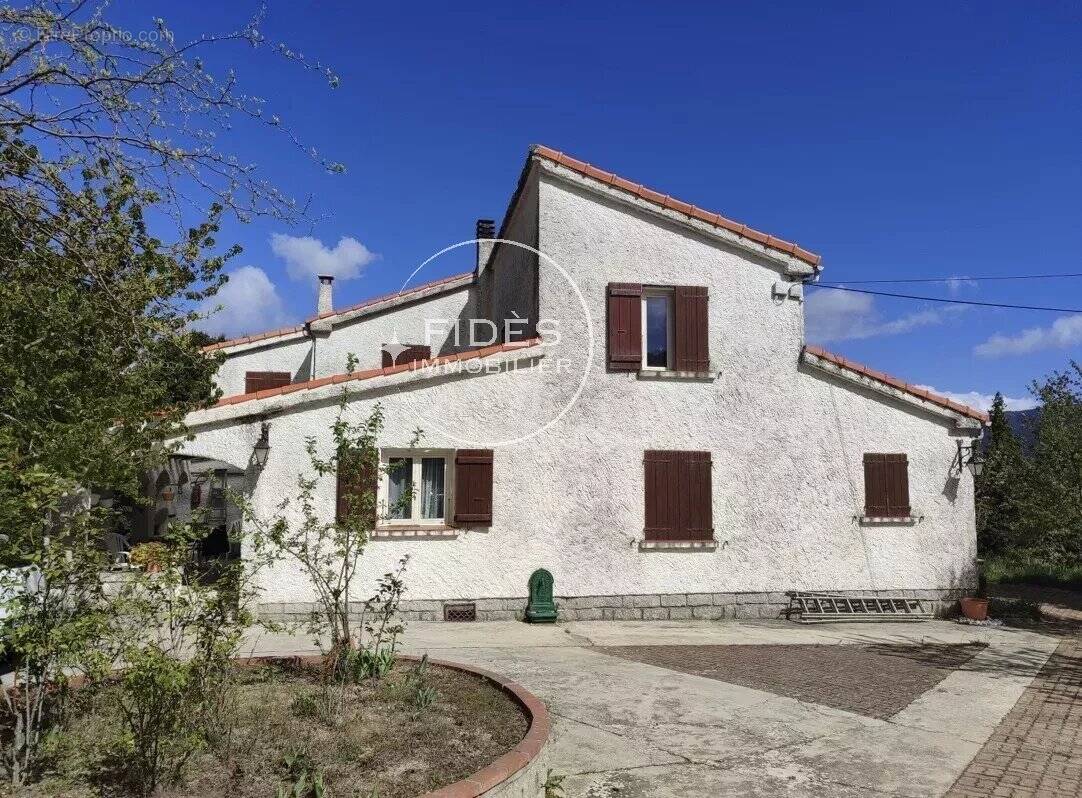 Appartement à LEVIE