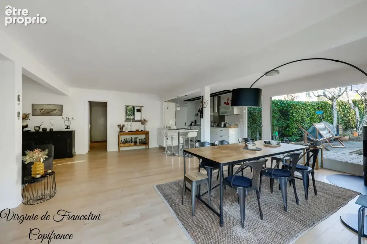 Sucy-en-Brie, Maison d'exception, parcelle de 800m², 259m² au sol, 4 chambres, 3 terrasses, jardin, garage, sous-sol - photo 10