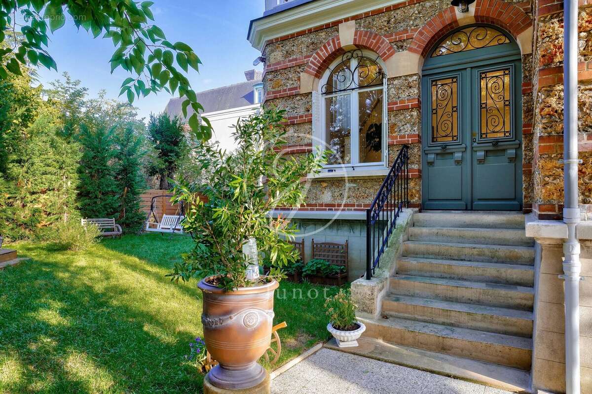 Maison à MAISONS-LAFFITTE