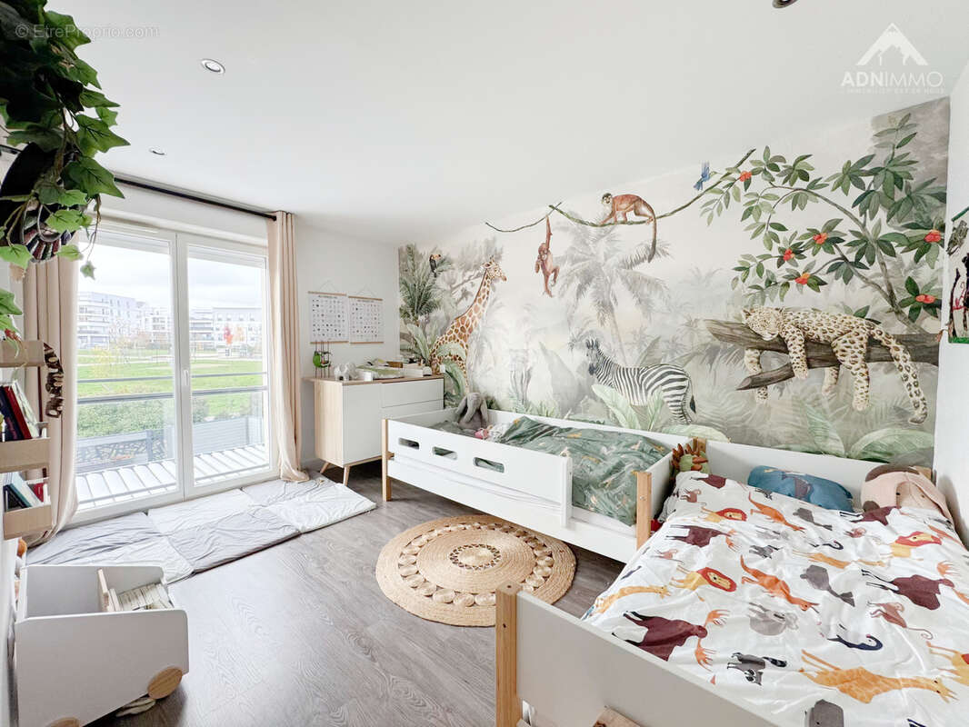 Maison à SAINT-GENIS-POUILLY