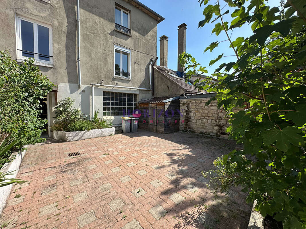 Appartement à LA CHAPELLE-EN-SERVAL