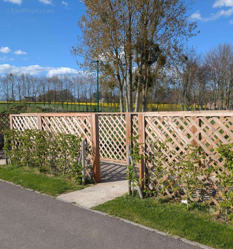 Terrain à CRIQUETOT-SUR-OUVILLE