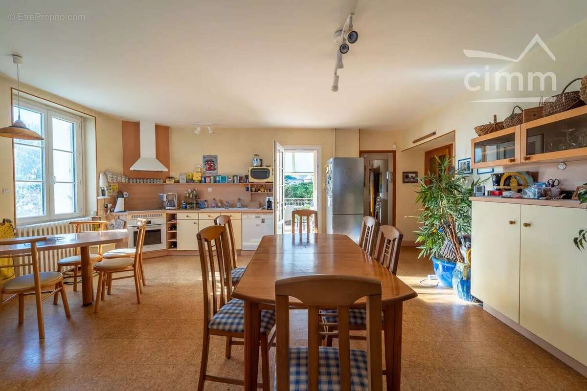 Maison à CHATEAU-CHINON(VILLE)