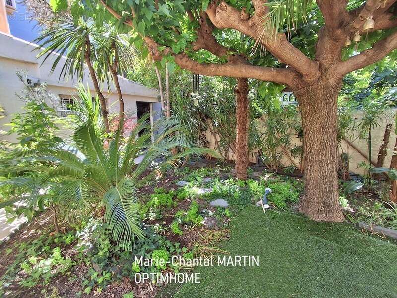 Appartement à MARSEILLE-5E