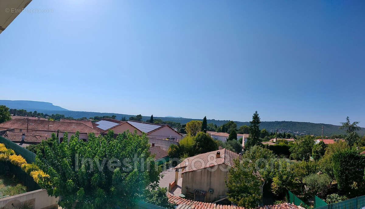Appartement à SEILLONS-SOURCE-D&#039;ARGENS