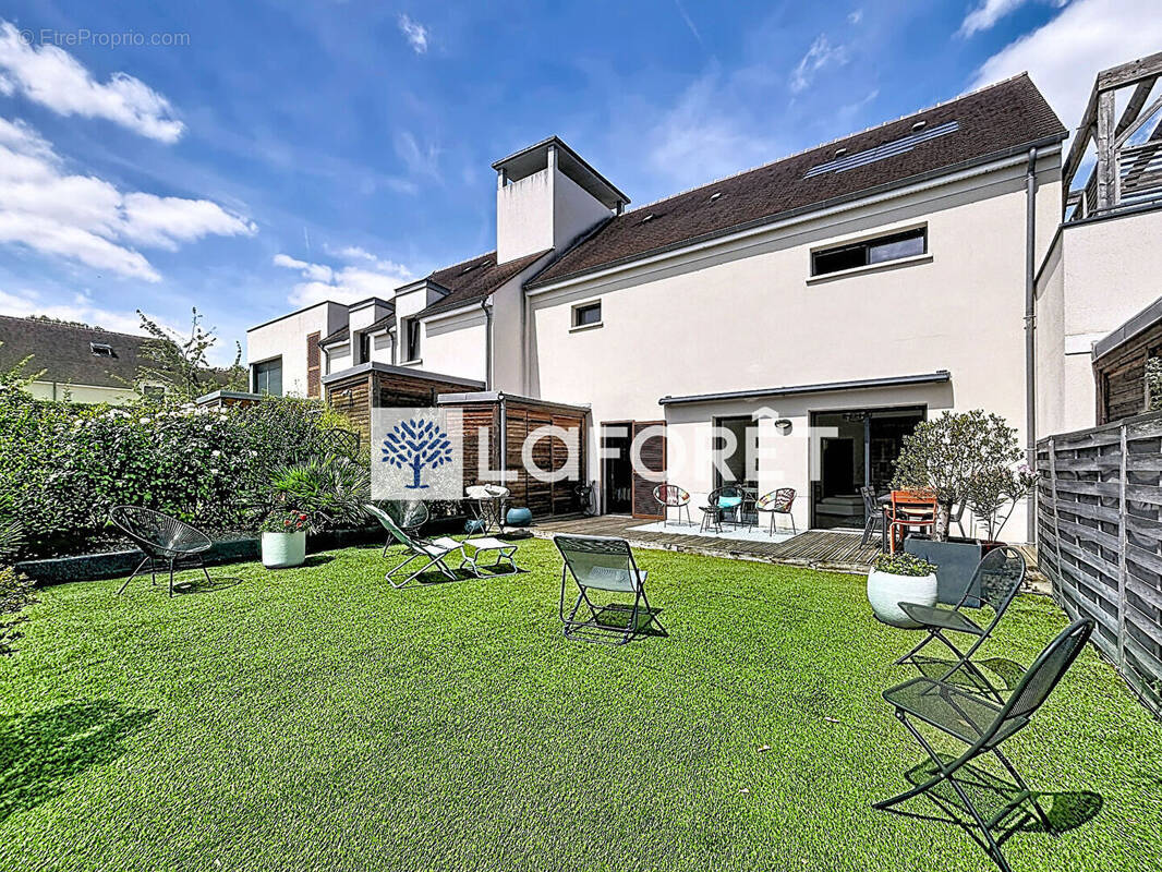 Appartement à SAINT-NOM-LA-BRETECHE
