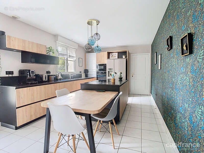 Maison à SAINT-CYR-SUR-LOIRE