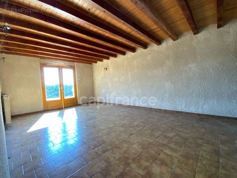 Maison à SAINT-GERMAIN-LAVAL