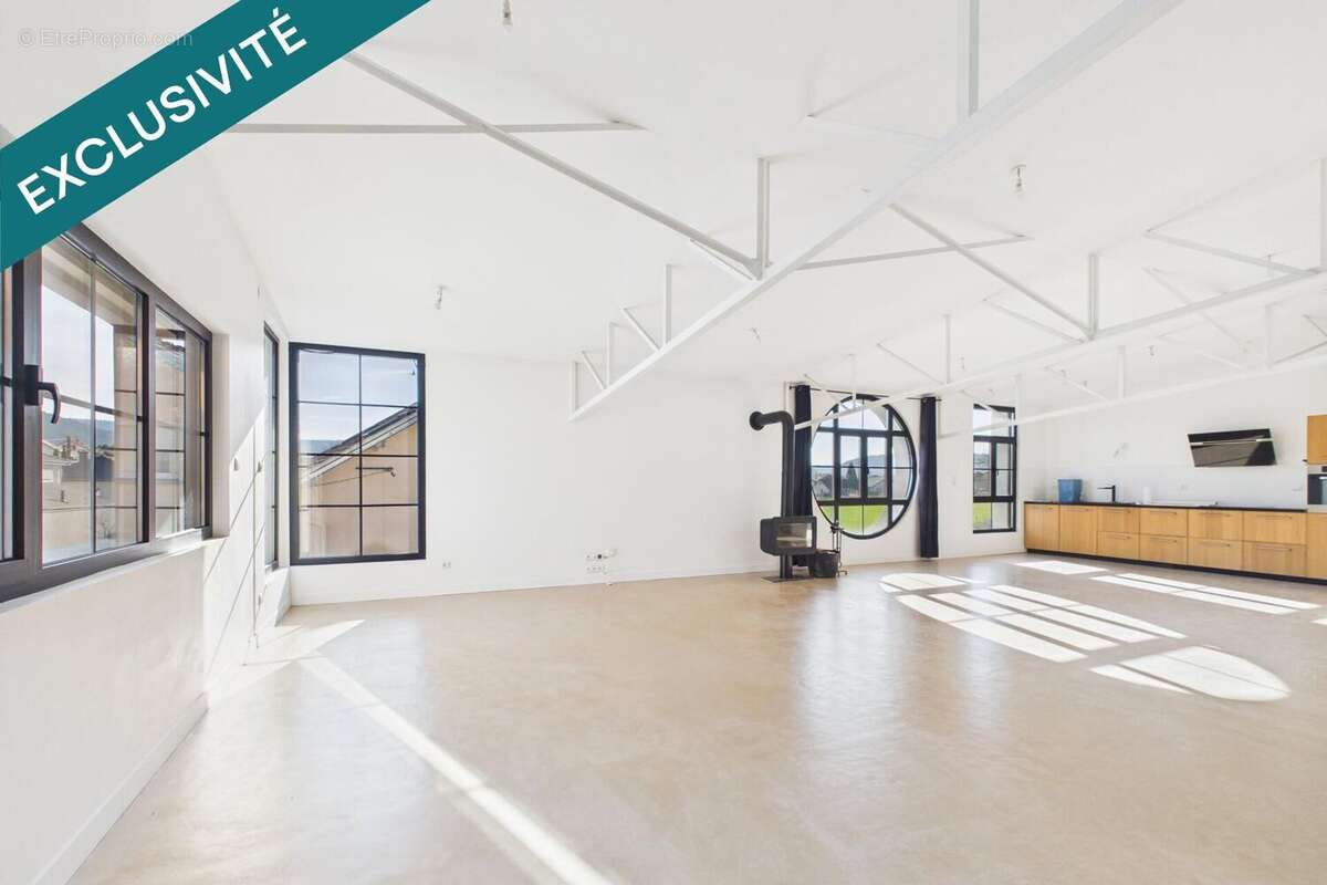 Maison 178 m² à Saint-Etienne-Les-Remiremont  - photo 2