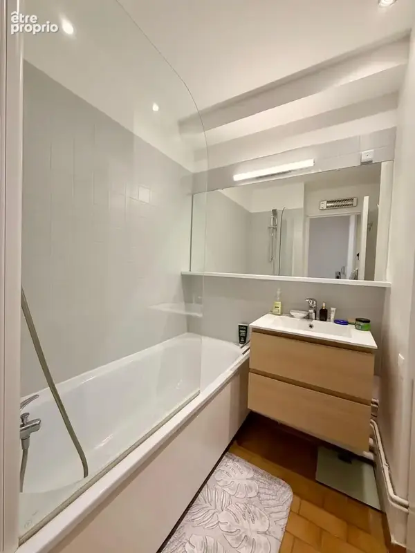 Studio cabine de 26m2 avec terrasse 4ème étage avec ascenseur - CENTRE VILLE GRANDE MOTTE - photo 7