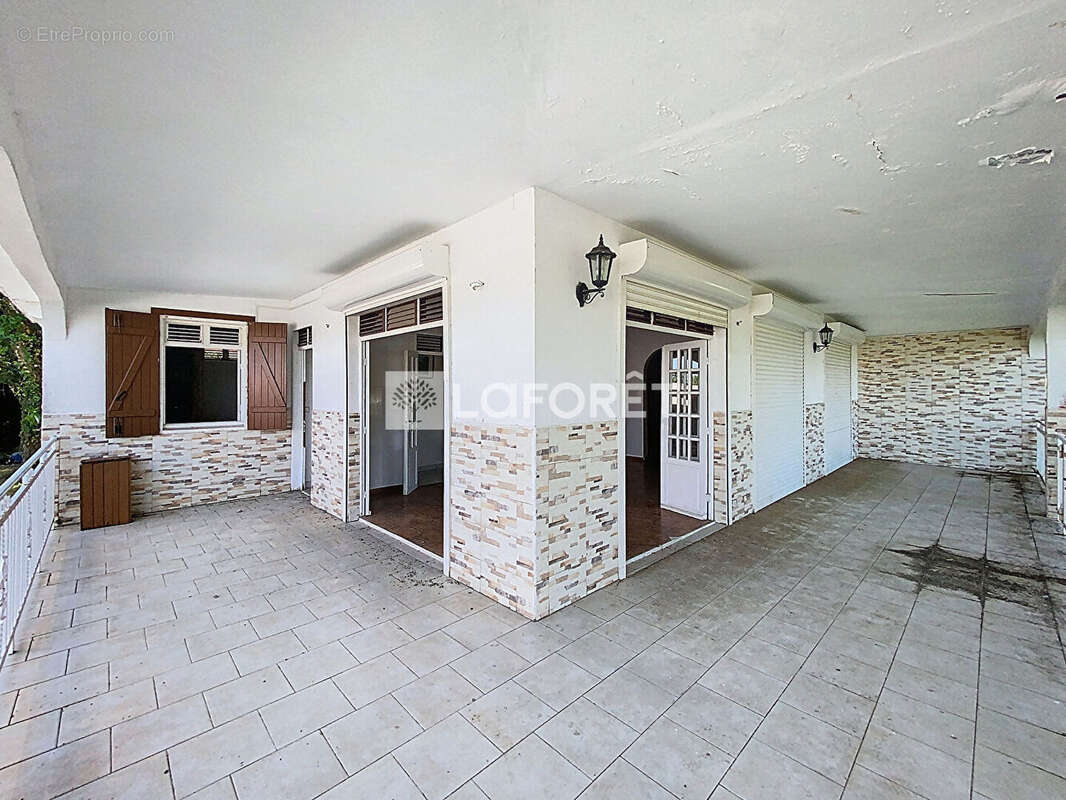 Maison à CAPESTERRE-BELLE-EAU