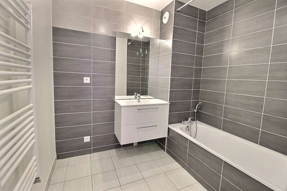 Appartement à VIRY