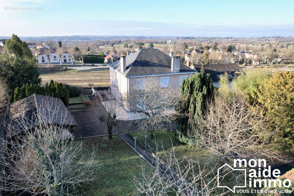 Maison à THIVIERS