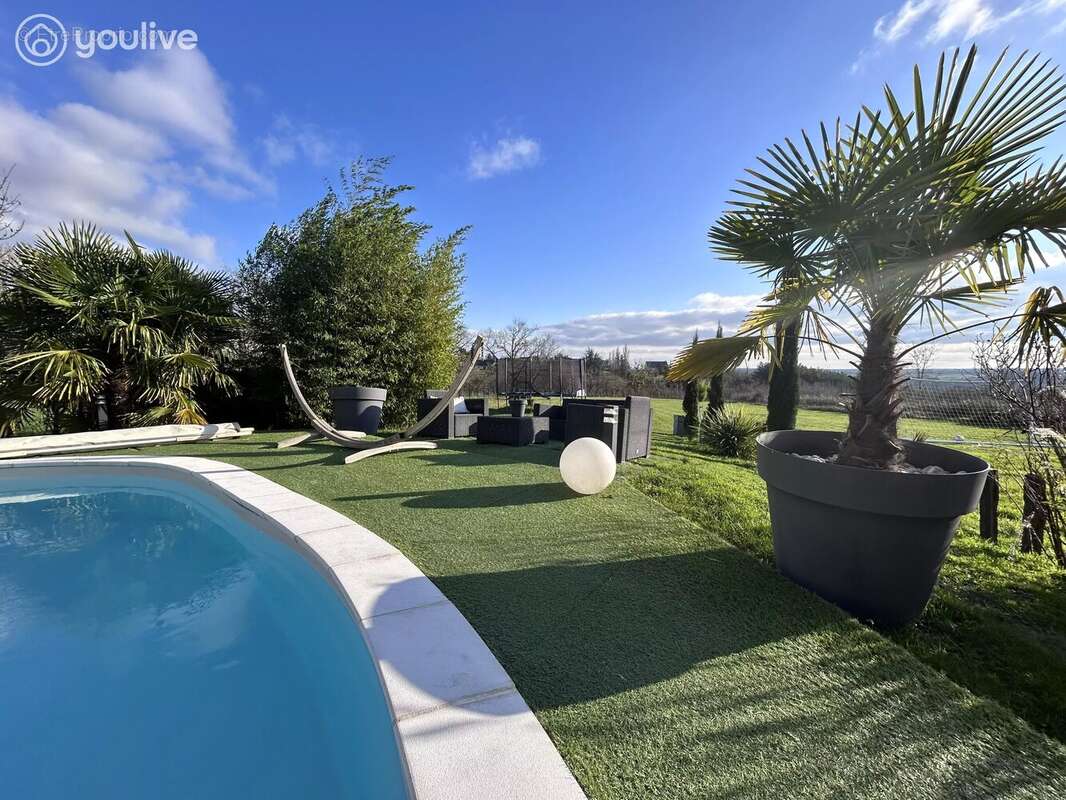 Maison à BEAULIEU-SUR-LAYON