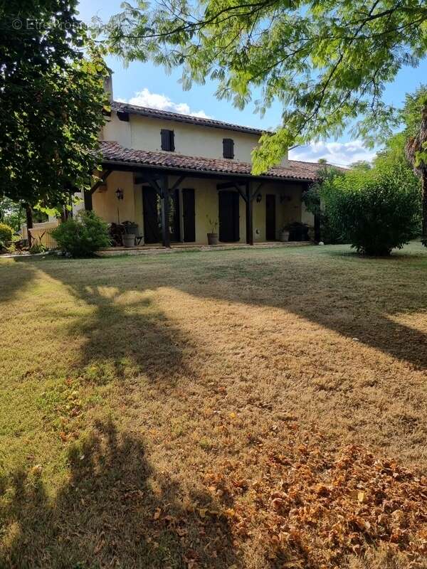 Maison à SAINTE-LIVRADE-SUR-LOT