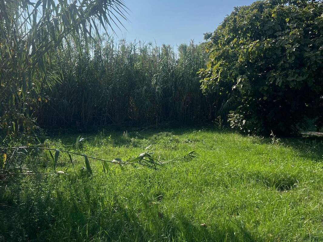 Terrain à VITROLLES