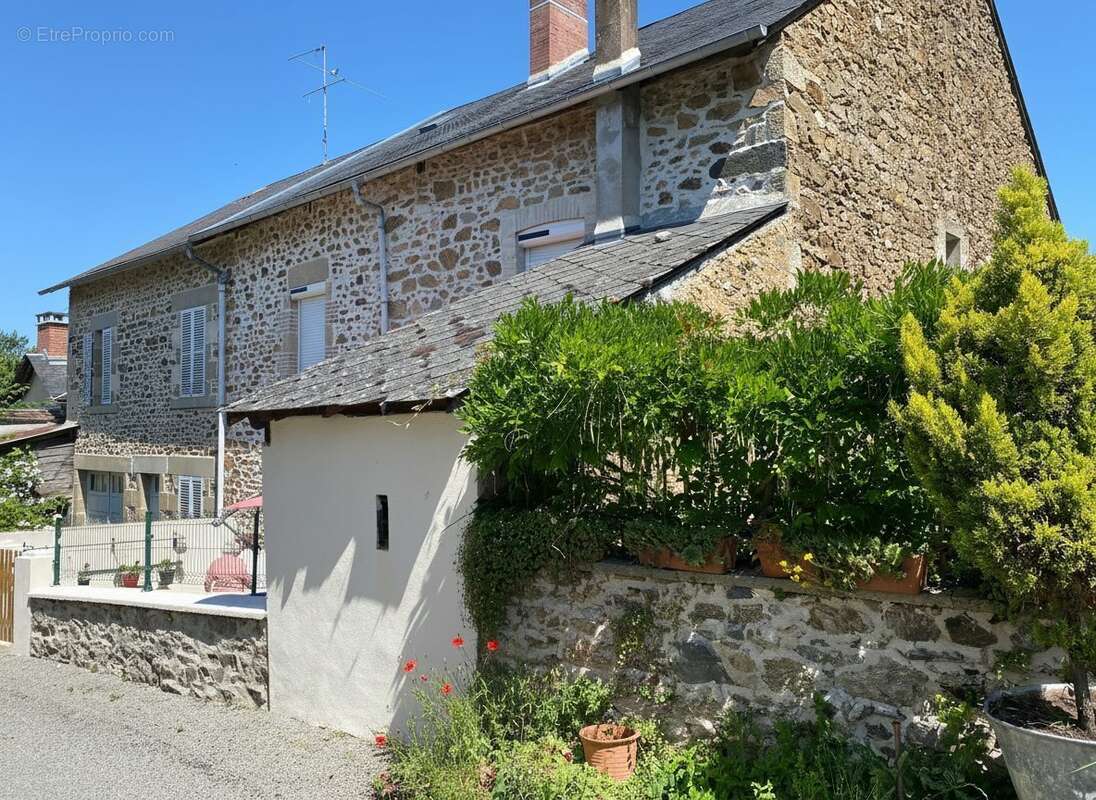 Maison à LA CROISILLE-SUR-BRIANCE