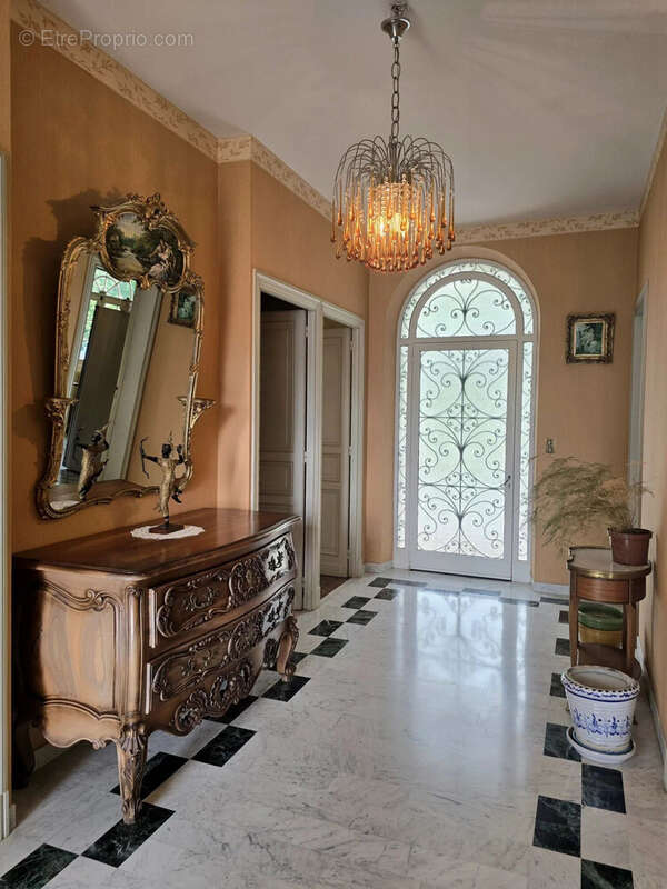 Maison à ROULLET-SAINT-ESTEPHE