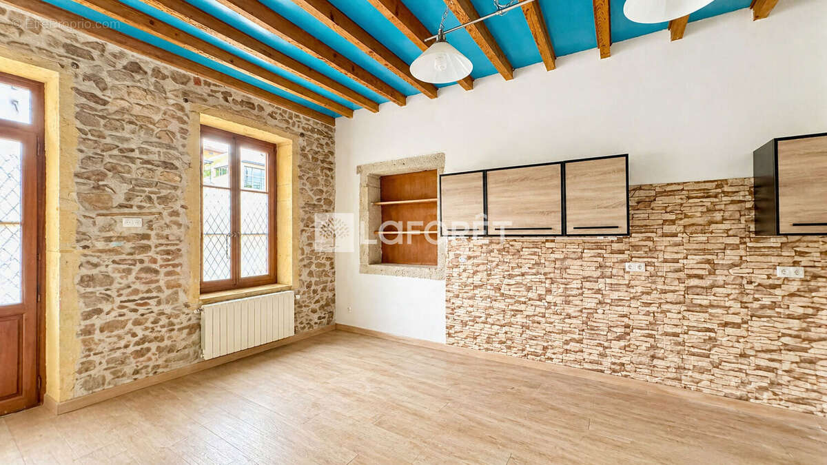 Maison à SOURCIEUX-LES-MINES
