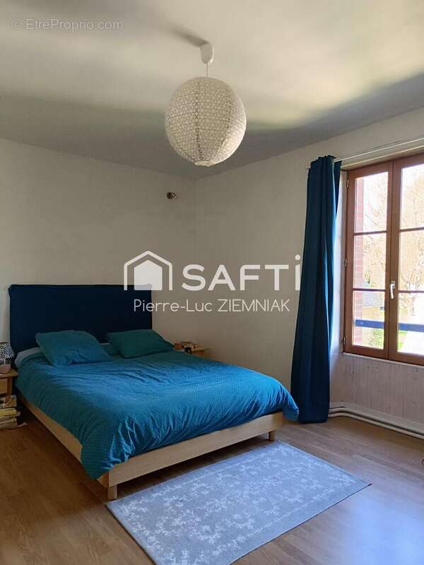 Maison 153 m² à La Cropte  - photo 5