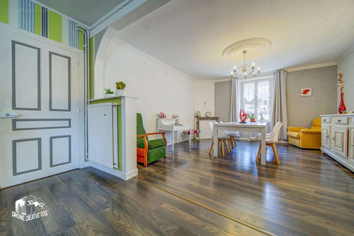Maison à LAMORVILLE