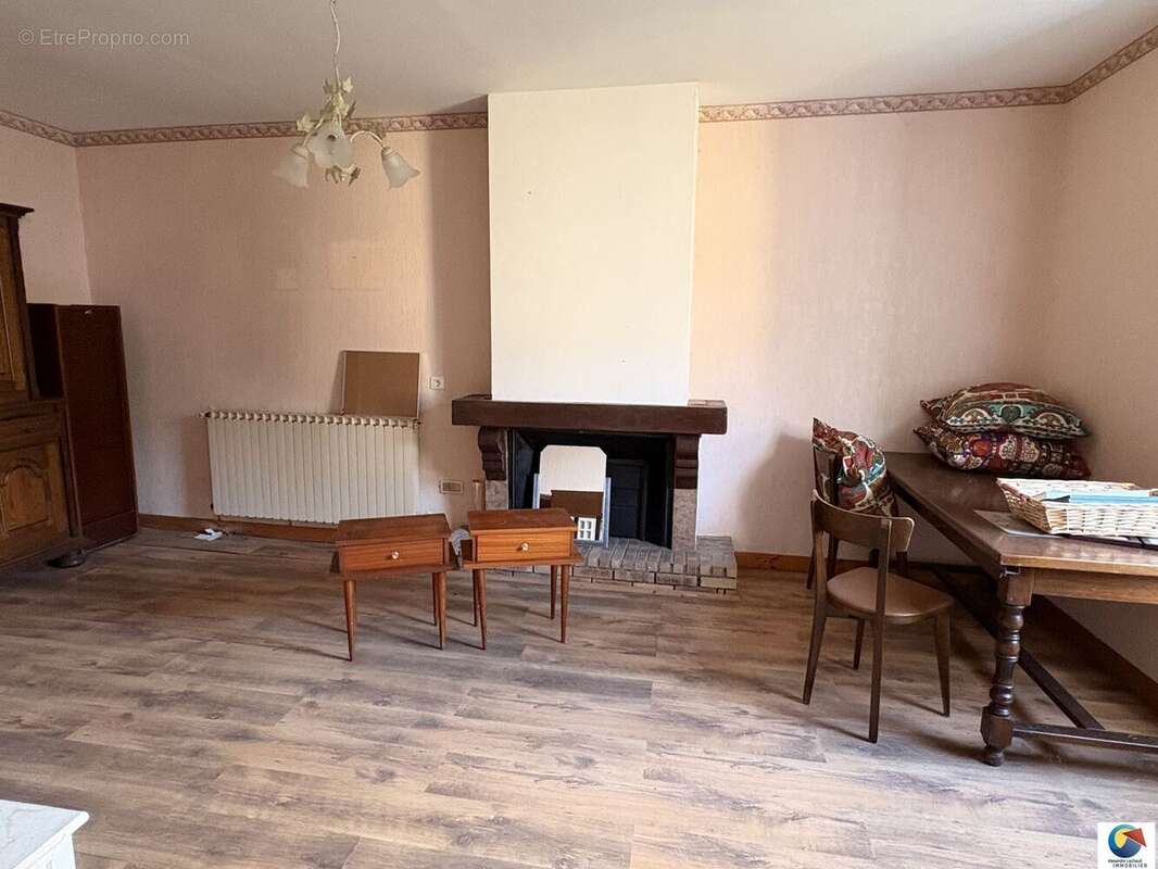 Maison à BEAUVOIR-DE-MARC