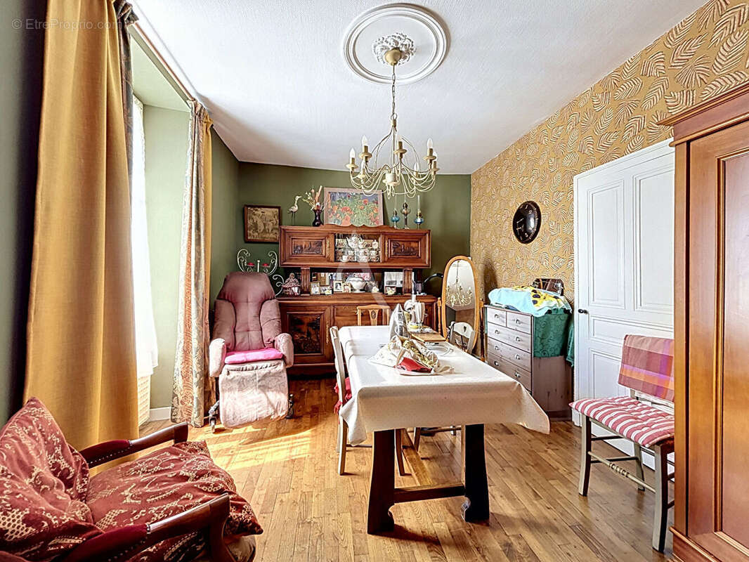 Maison à CHATEAU-GONTIER