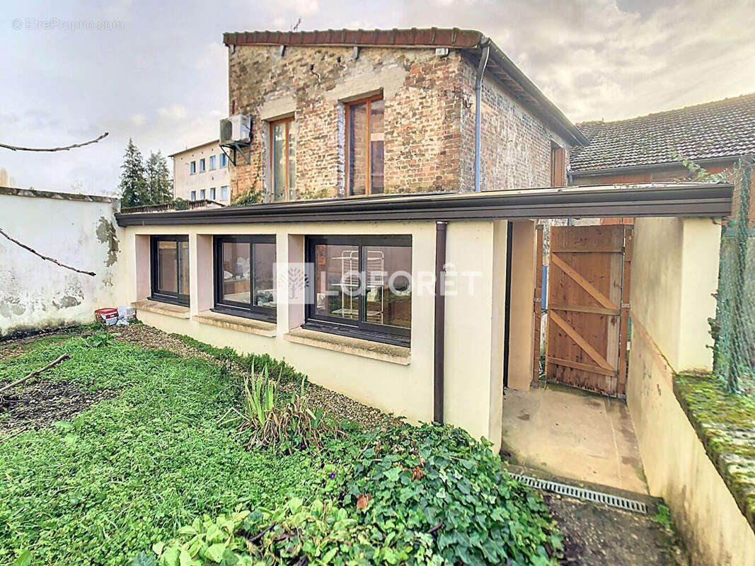 Appartement à VOUZIERS