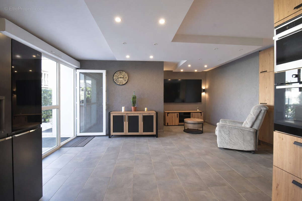 Appartement à REIGNIER