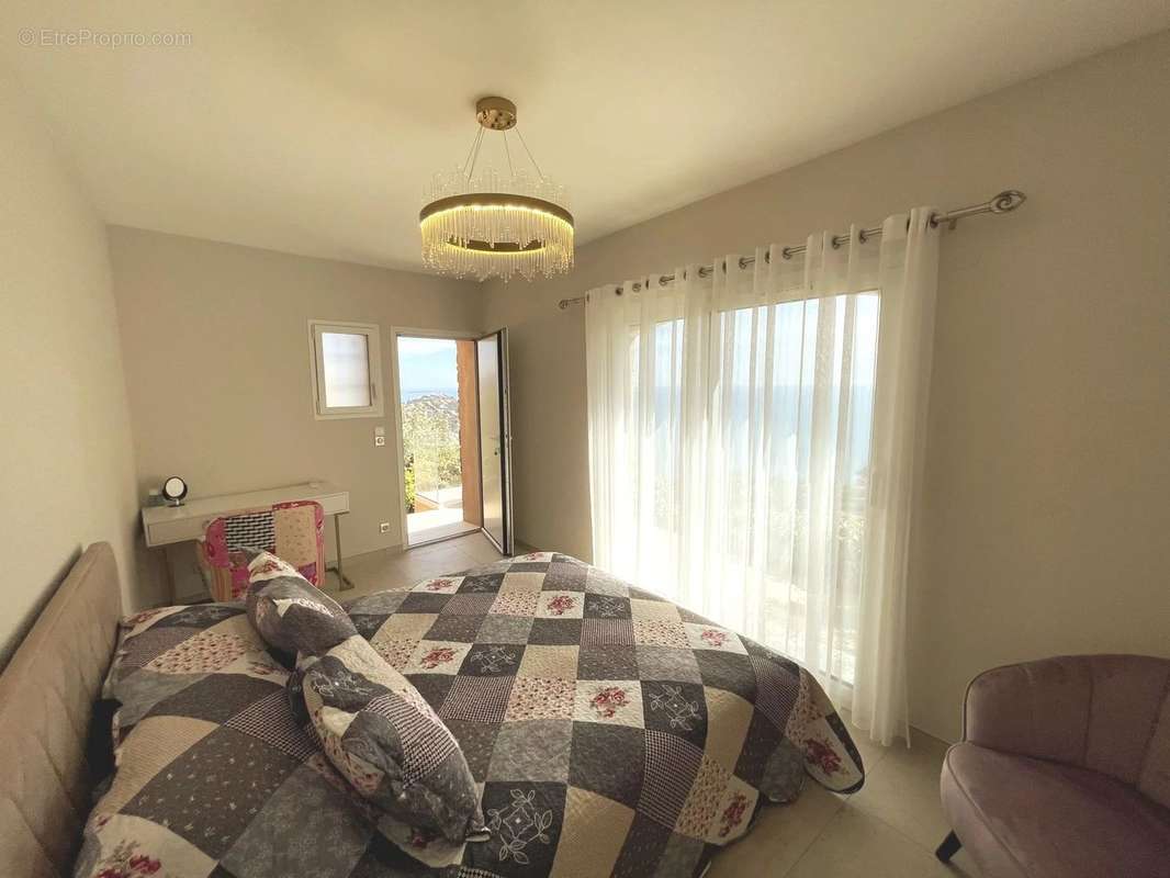 Maison à THEOULE-SUR-MER