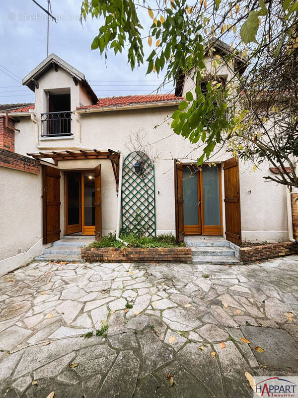 Maison à LE MEE-SUR-SEINE