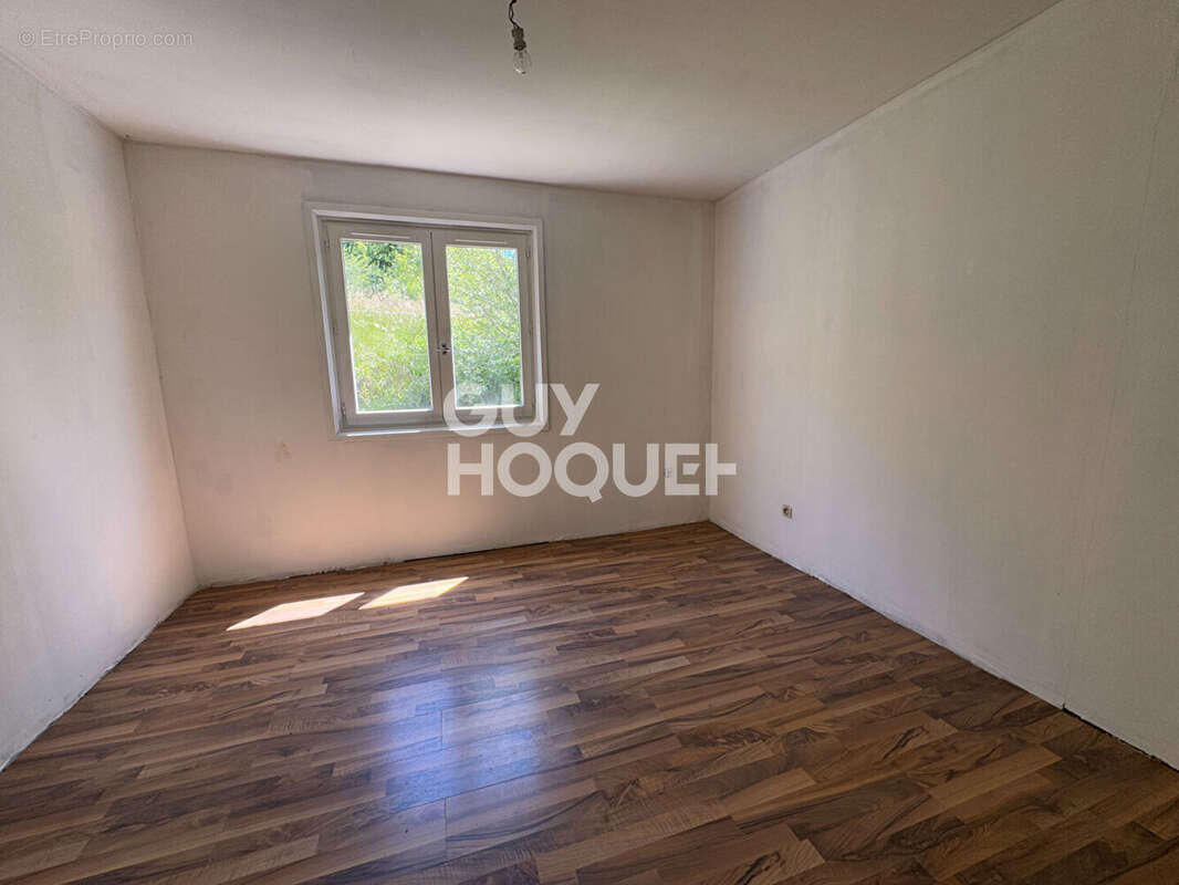 Maison à LAROQUE-DES-ARCS