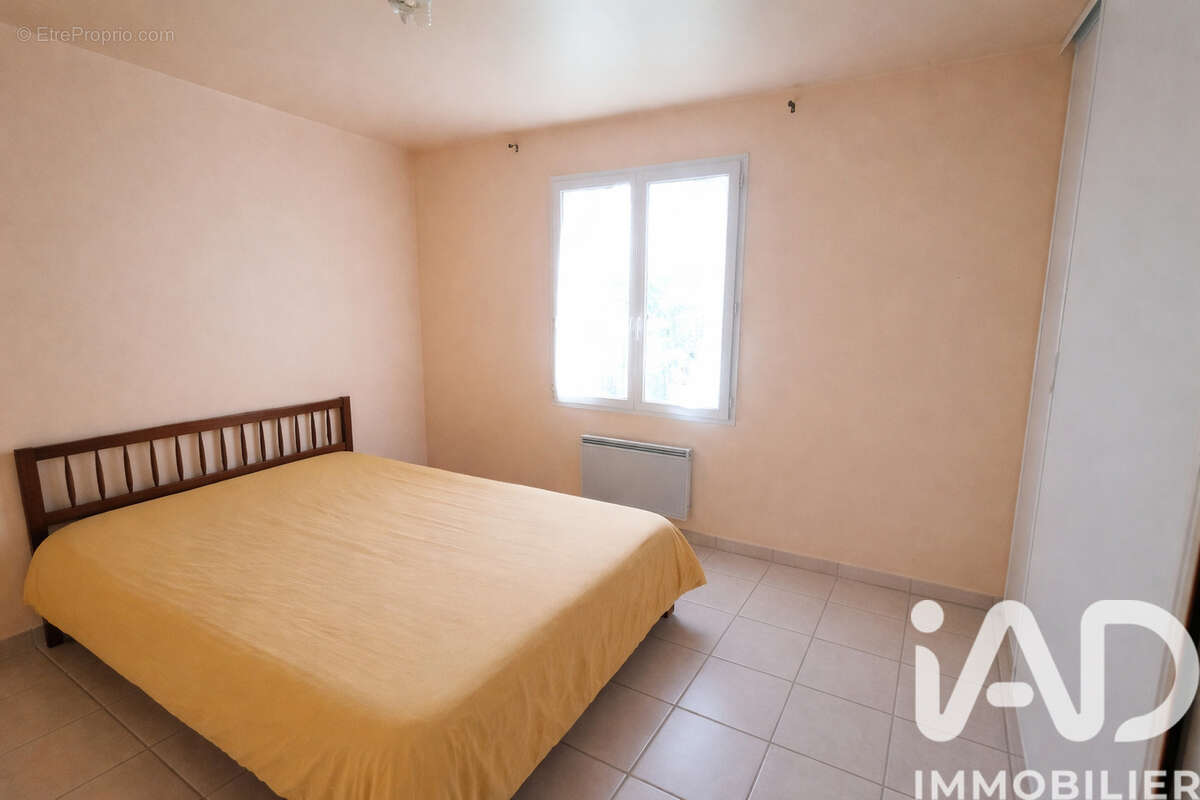 Maison 90 m² à Menigoute  - photo 7