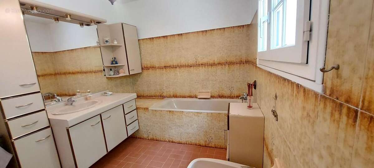 Maison à LE MUY