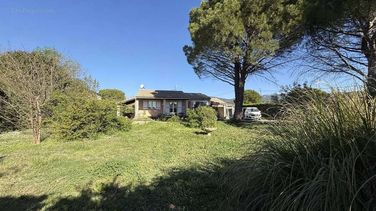 Maison à FIGANIERES