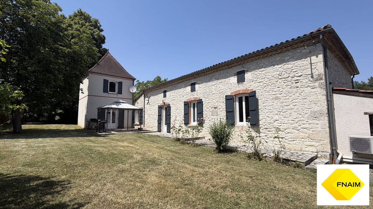Maison à MONBALEN