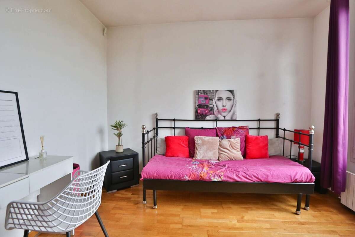chambre n°2 avec wc - Maison à GOURNAY-SUR-MARNE