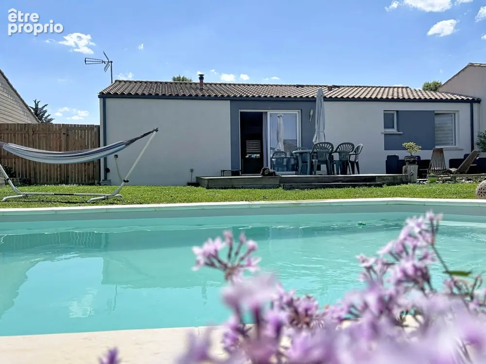 Maison de plain-pied 2015 - 3 chambres - Piscine - Garage - Quartier résidentiel - Centre village - photo 2