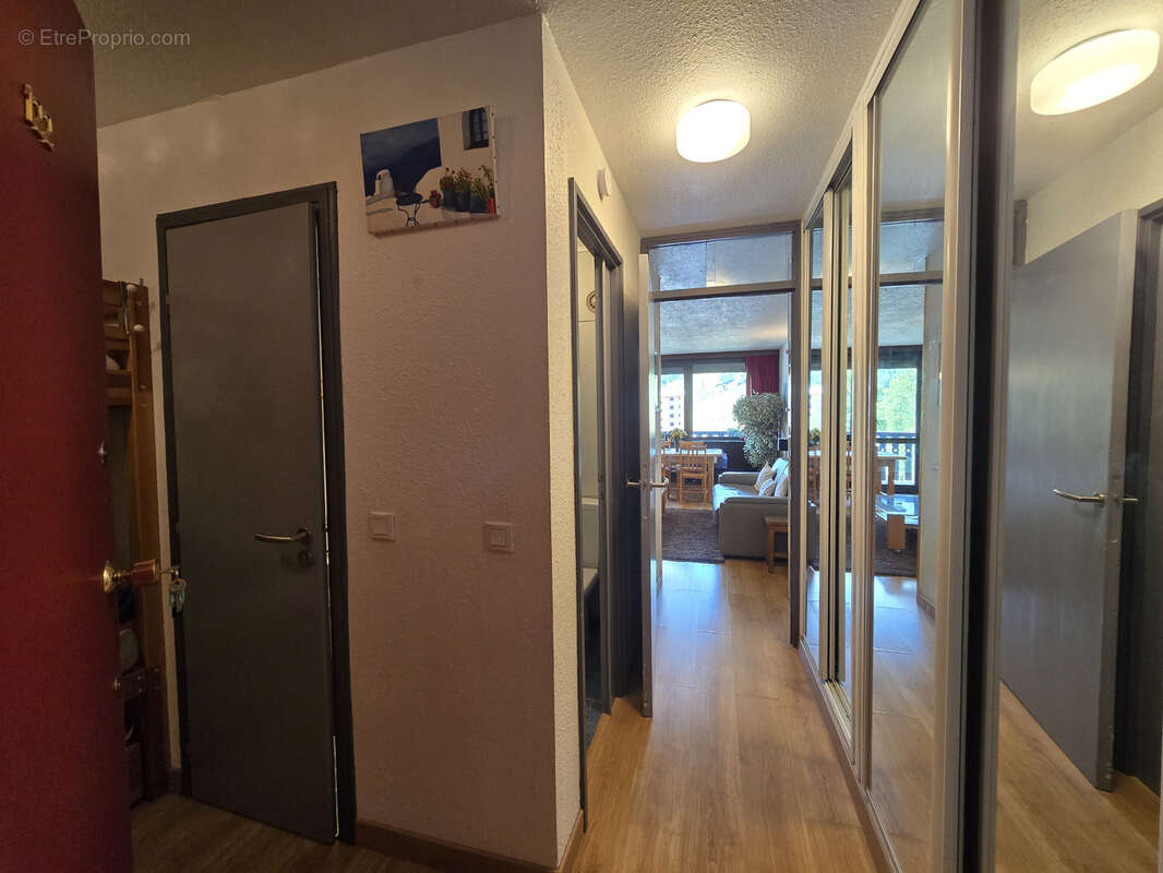 PRA LOUP 1600   Superbe appartement entièrement rénové avec vue pistes ! - photo 10