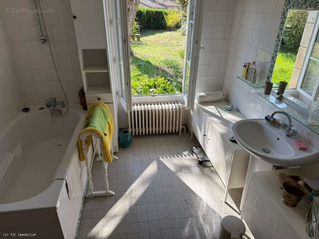 Maison à RUFFEC