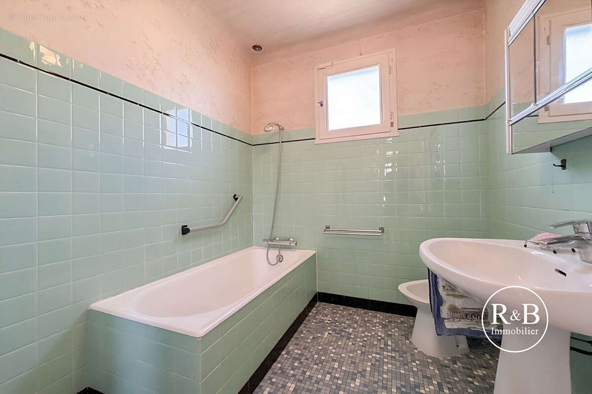 Maison à LES CLAYES-SOUS-BOIS